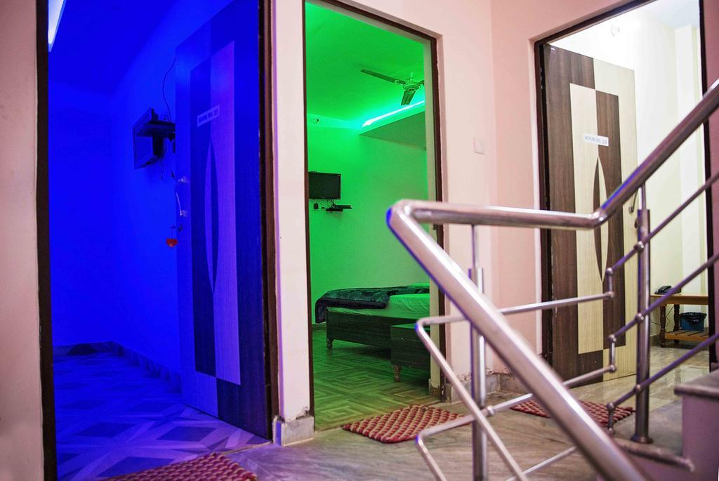 Assi River Guest House Varanasi Exteriör bild