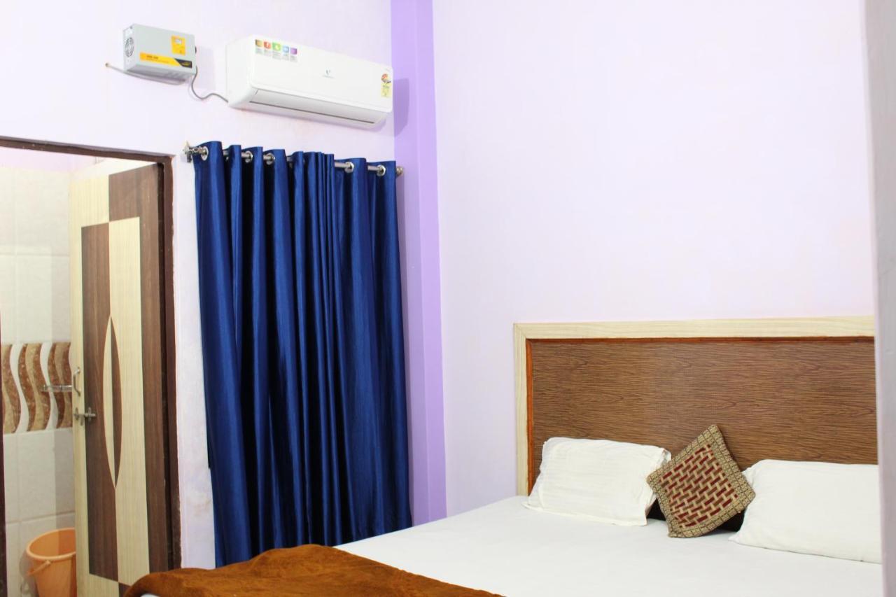 Assi River Guest House Varanasi Exteriör bild