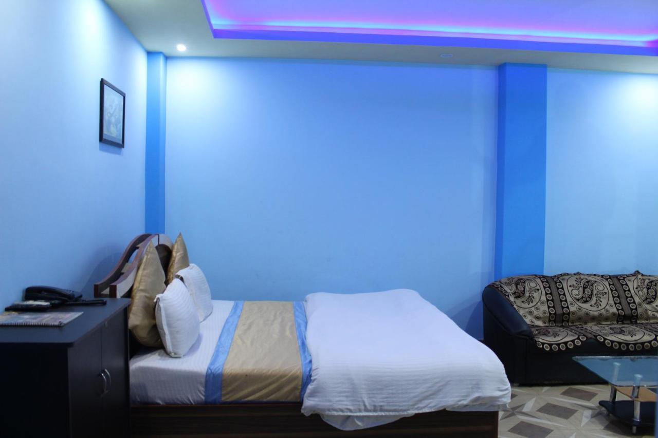 Assi River Guest House Varanasi Exteriör bild