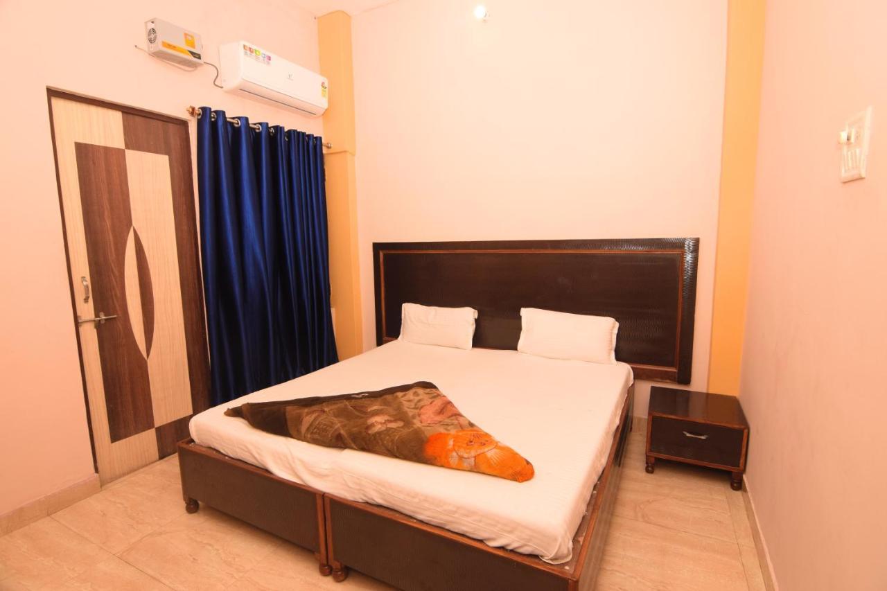 Assi River Guest House Varanasi Exteriör bild