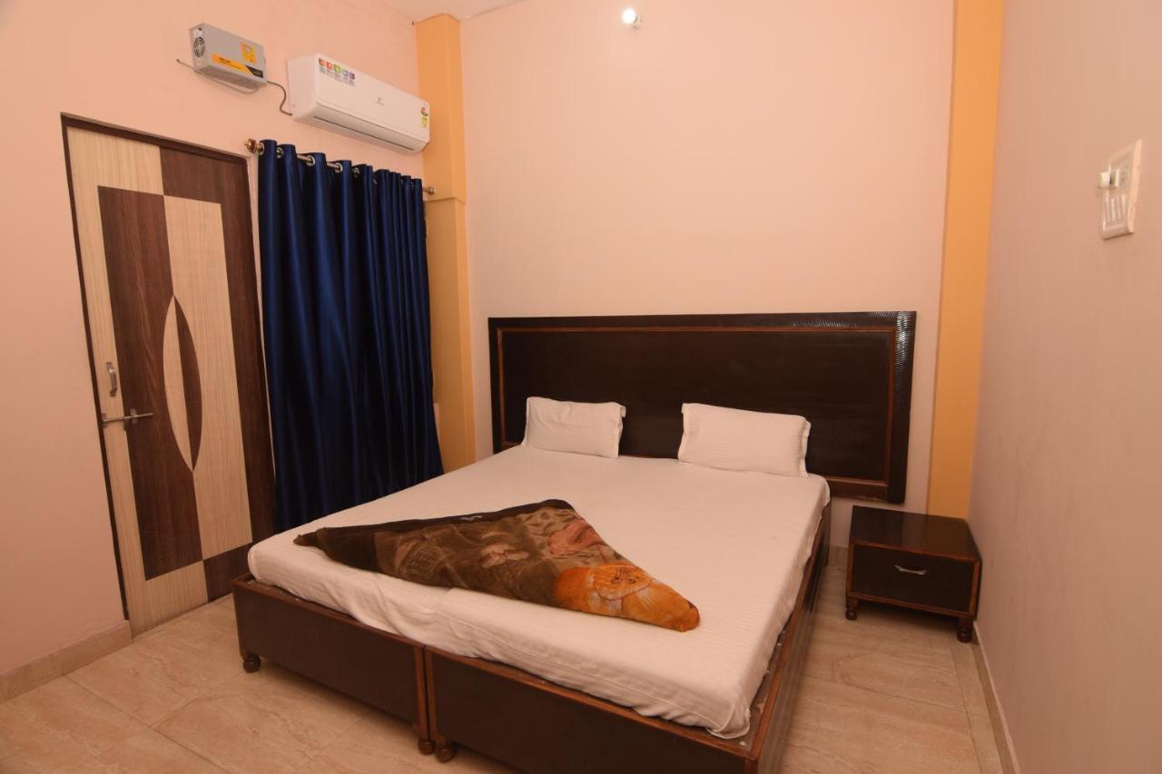 Assi River Guest House Varanasi Exteriör bild